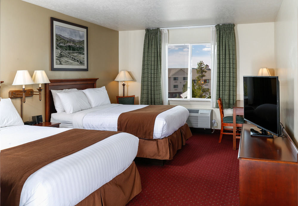 ווסט ילוסטון Yellowstone Park Hotel מראה חיצוני תמונה